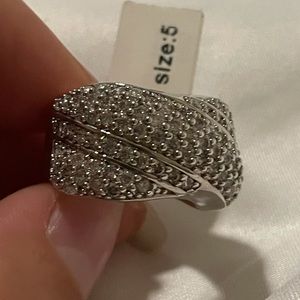Beautiful ring size 5